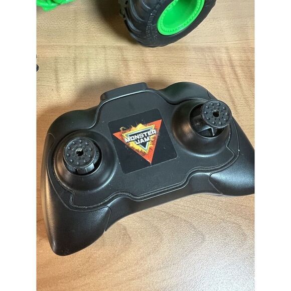 Grave Digger Spin Master With Monster Jam Controller - Picture 3 of 9